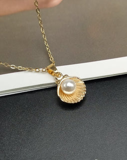 Shell Pearl Pendant